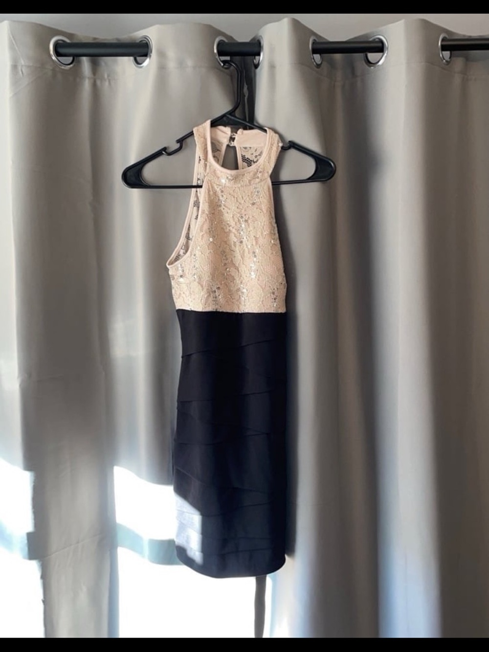 Sleeveless Two-Tone Lace Bodice Mini Dress - Black & Cream